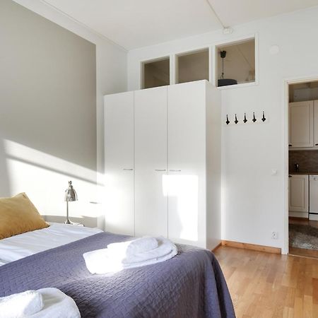 Kotimaailma Apartments Kamppi - 3Br In The Center With Key Code Helsinki Exterior photo