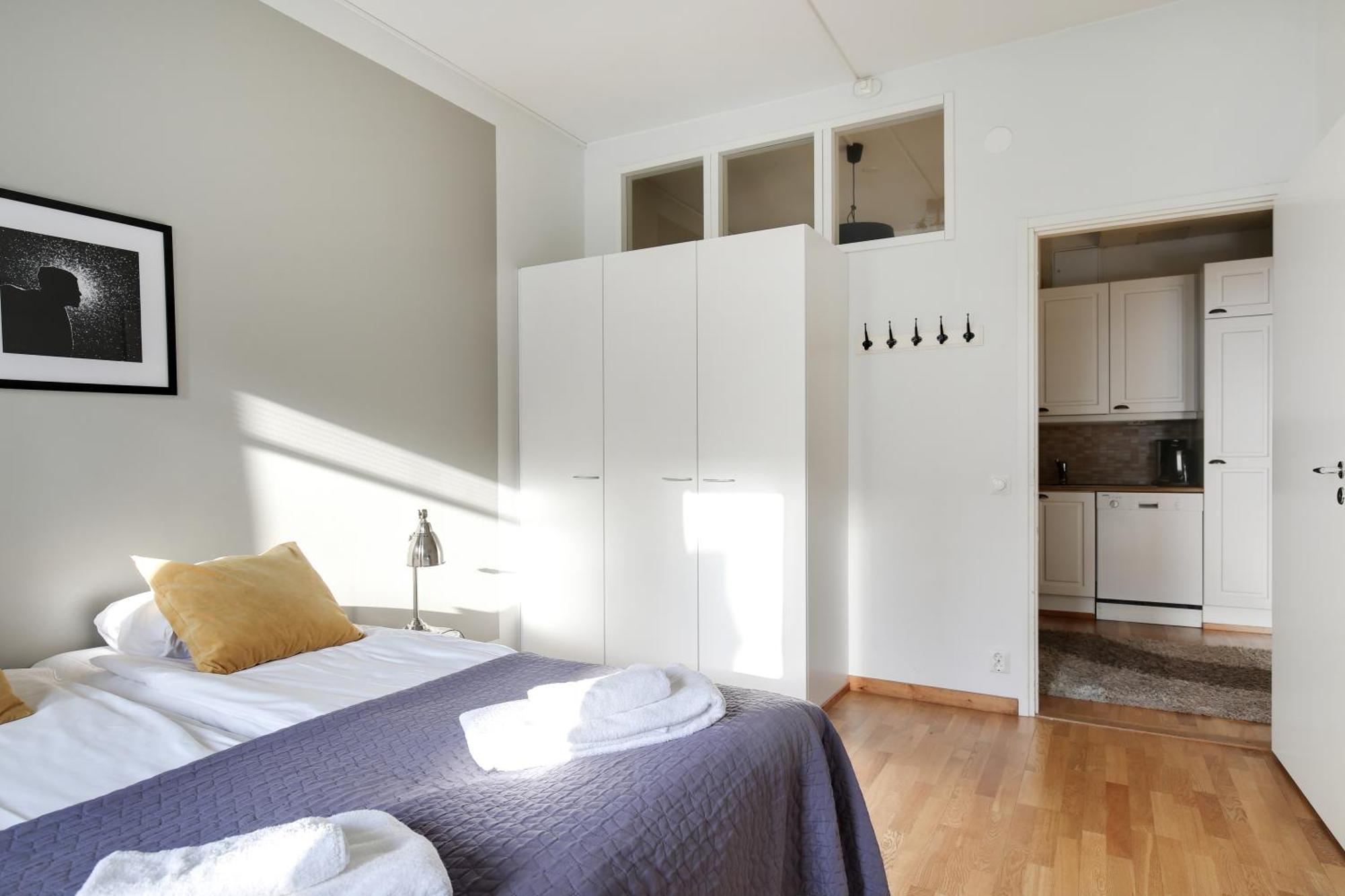 Kotimaailma Apartments Kamppi - 3Br In The Center With Key Code Helsinki Exterior photo