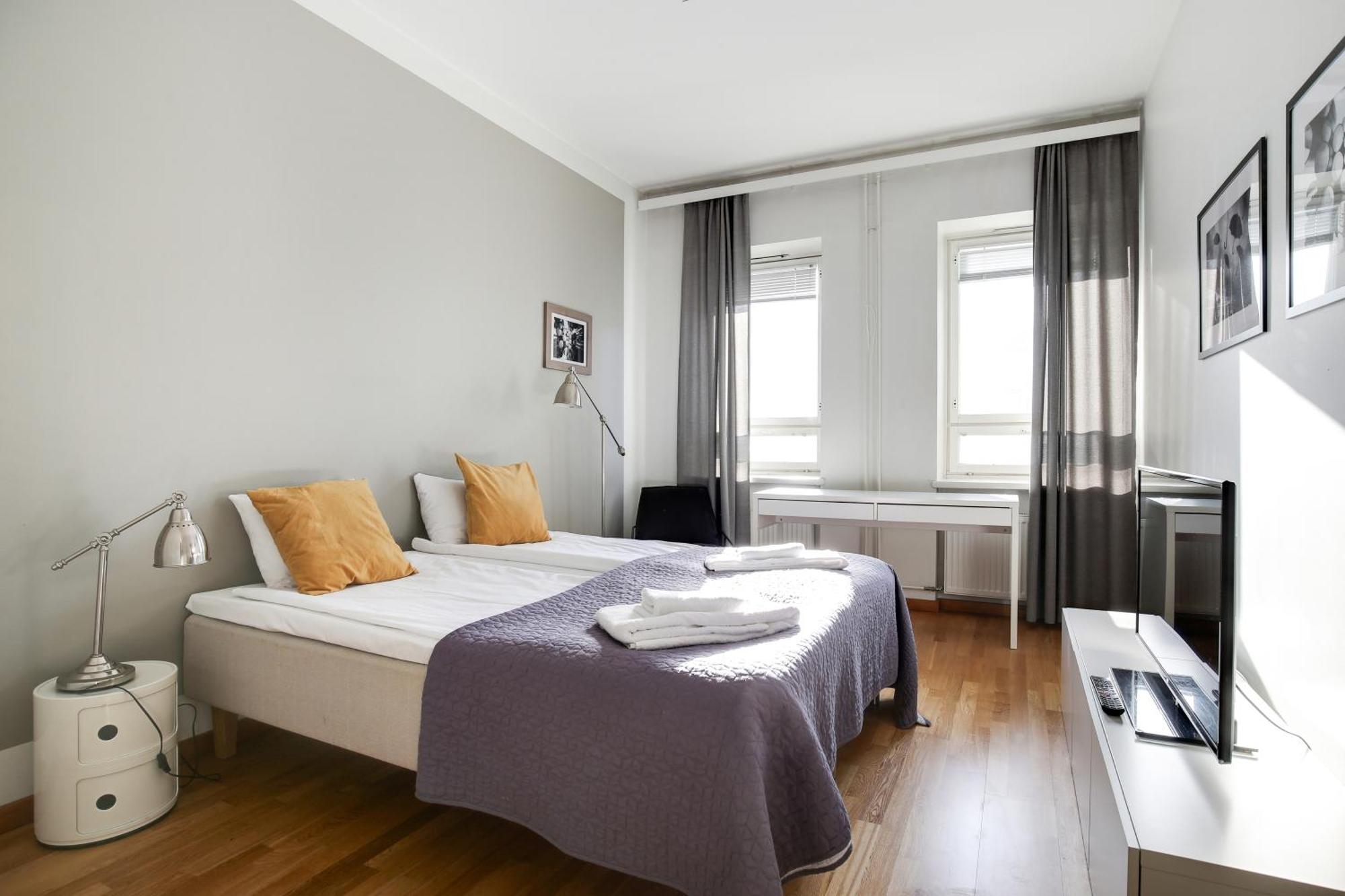 Kotimaailma Apartments Kamppi - 3Br In The Center With Key Code Helsinki Exterior photo