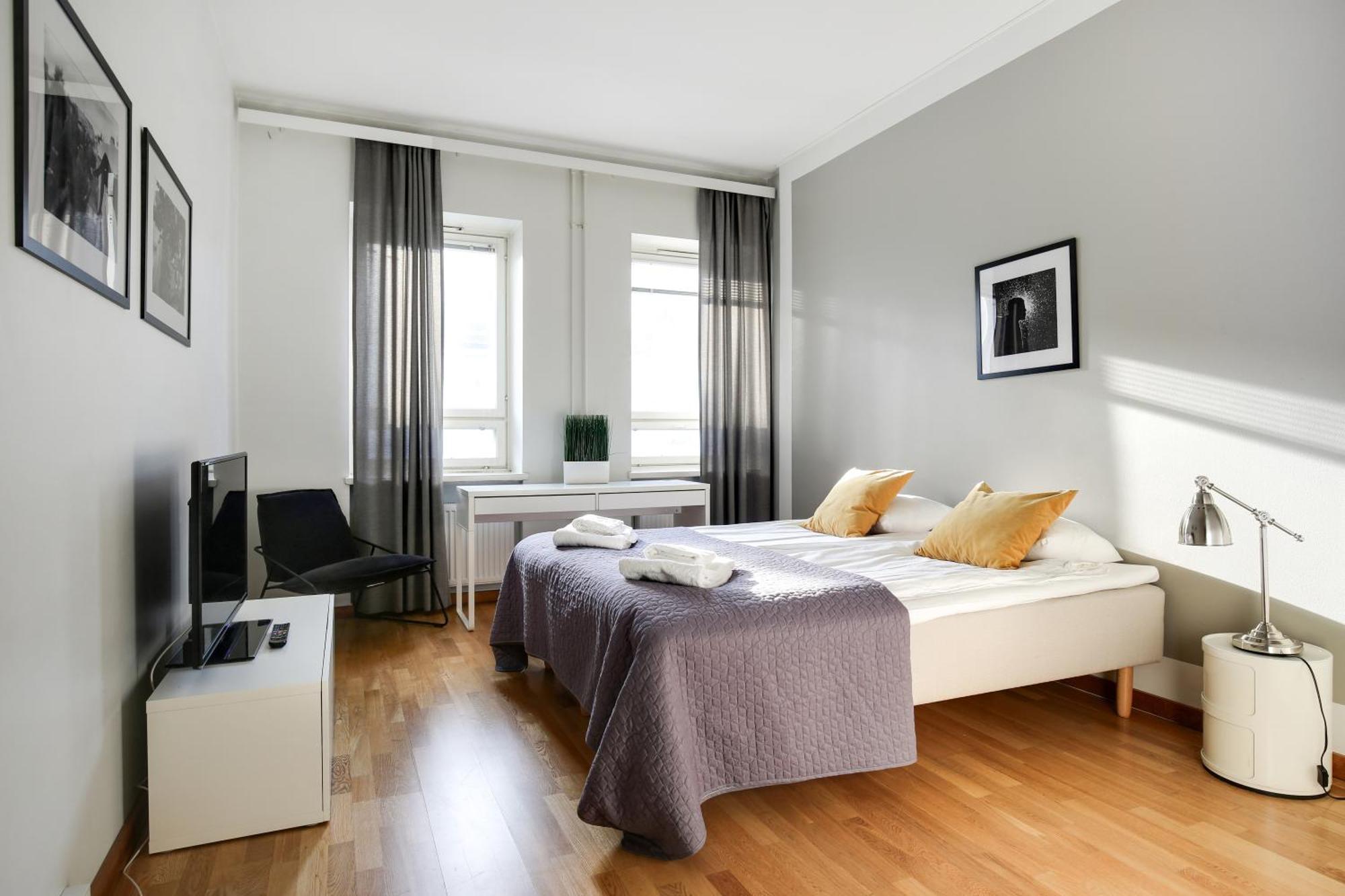 Kotimaailma Apartments Kamppi - 3Br In The Center With Key Code Helsinki Exterior photo
