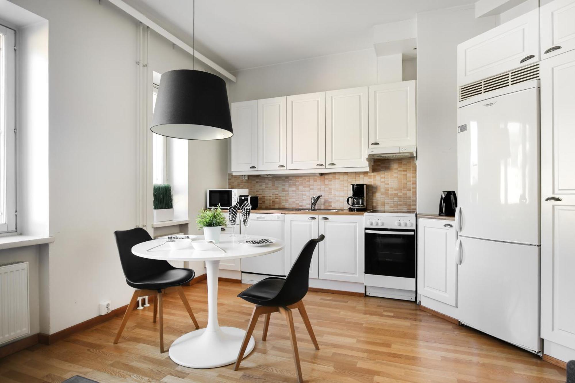 Kotimaailma Apartments Kamppi - 3Br In The Center With Key Code Helsinki Exterior photo
